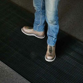 Anti-slipe rubber flooring rolls